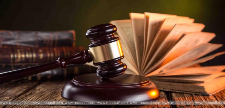 అనుమతి లేని 8 బోట్లు సీజ్