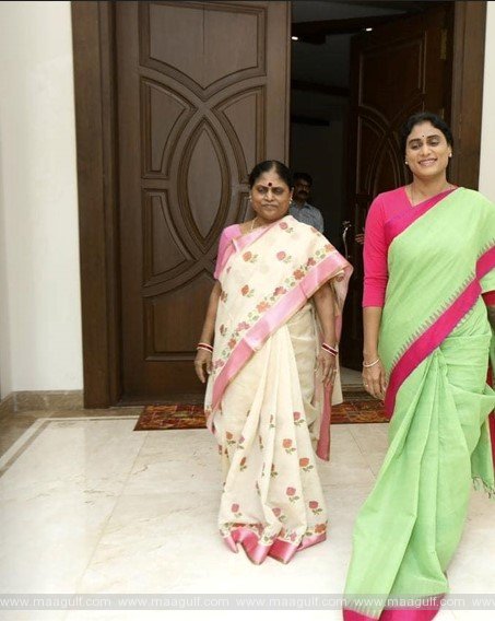 వైఎస్ షర్మిల పాదయాత్ర పునఃప్రారంభం