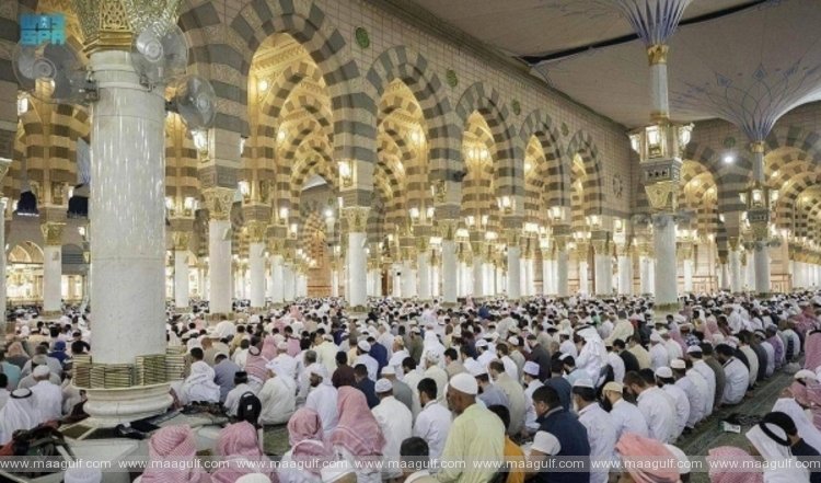 విదేశాల నుంచి వచ్చిన 895,499 మంది యాత్రికులు