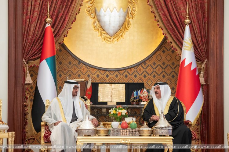 Mohamed bin Zayed, King of Bahrain discuss consolidating cooperation ties