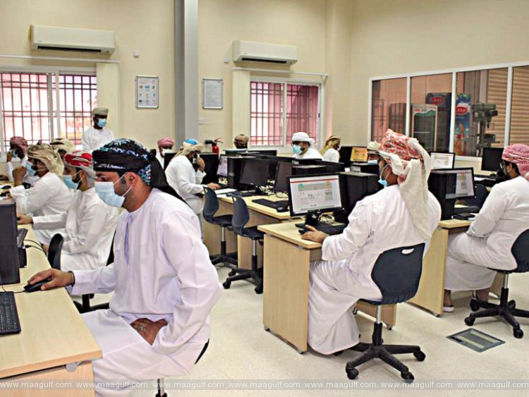 రెండున్నర నెలల్లో 475 మంది ఒమానీ కార్మికులు తొలగింపు