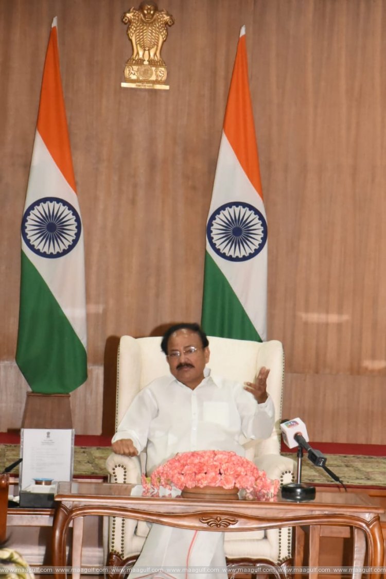 భారతీయ వస్త్ర పరిశ్రమను ప్రపంచంతో పోటీపడేలా తీర్చిదిద్దాలి:ఉపరాష్ట్రపతి