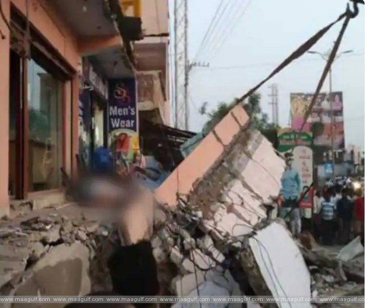 యాదగిరిగుట్టలో ఘోరం..భవనం కూలి నలుగురు మృతి..