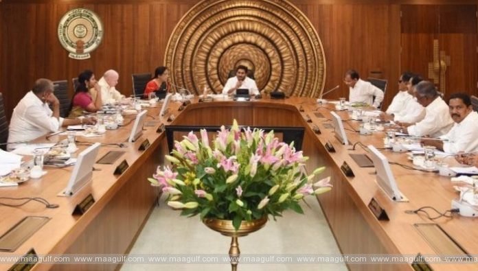 ముగిసిన ఏపీ కేబినెట్ భేటీ...రాజీనామాలు చేసిన మంత్రులు