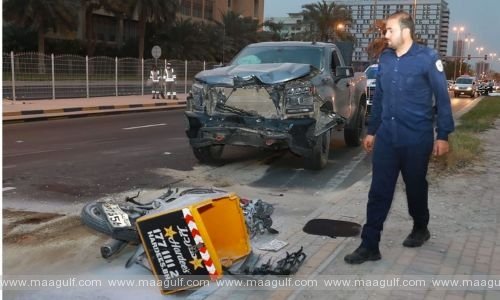 బైక్ ను ఢీకొన్న కారు. ఫుడ్ డెలివరీ చేసే వ్యక్తి మృతి