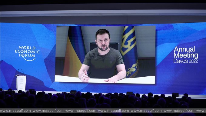 ఆయుధాలు ఇవ్వాలంటూ దావోస్ వేదికగా ప్రపంచాన్ని అడిగిన జెలెన్‌స్కీ..!