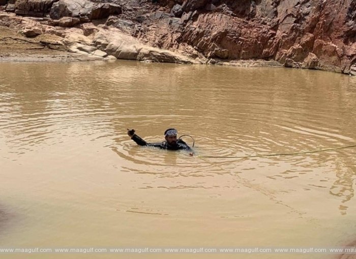 నీటి మడుగులో నాలుగు మృతదేహాలు వెలికితీత