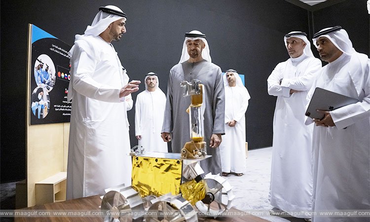 20 UAE President Mohamed Bin Zayed reviews details of Emirates Lunar Mission