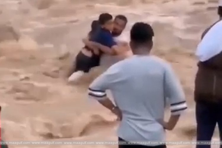 ఇద్దరు పిల్లలను కాపాడిన ఒమానీ వ్యక్తి