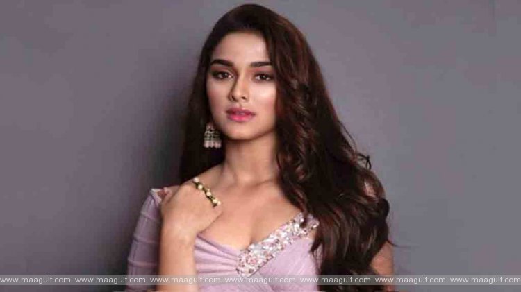 ‘సూపర్’ ఛాన్స్ కొట్టేసిన అడవి శేష్ హీరోయిన్