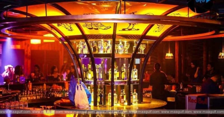 21ఏళ్లు దాటిన వారికే...ప‌బ్ లో ప్ర‌వేశం