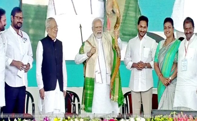 అల్లూరి  సీతారామరాజు విగ్రహాన్ని ఆవిష్కరించిన ప్రధాని మోడీ