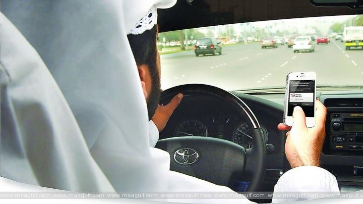 డ్రైవింగ్‌లో మొబైల్ ఫోన్ల వినియోగం.. 105,300 మందికి జరిమానా