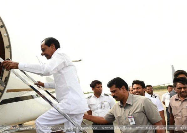 ఢిల్లీ బయల్దేరిన తెలంగాణ సీఎం కేసీఆర్