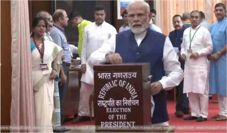 ఓటు వేసిన ప్రధాని మోదీ, ఇత‌ర‌ ప్ర‌ముఖులు