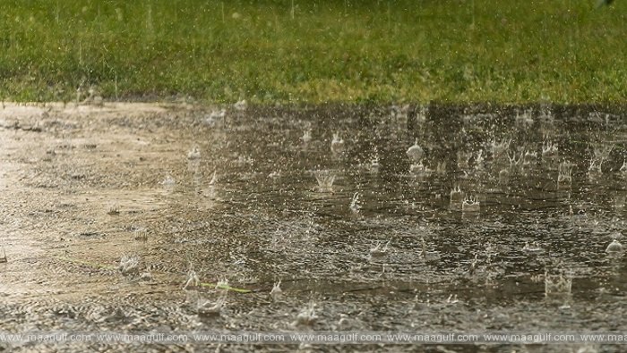 వరదల విపత్తుల నుండి కాపాడిన అధికారులు