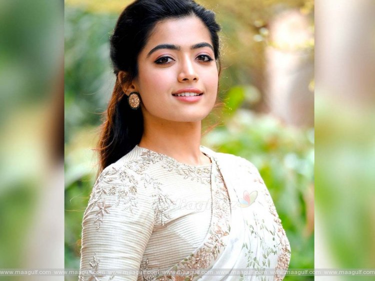 9 హమ్మ. రష్మికా.! స్కెచ్ మామూలుగా లేదుగా.!