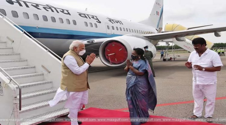 ప్ర‌ధాని మోడీకి స్వాగతం పలికిన గ‌వ‌ర్న‌ర్ త‌మిళిసై, మంత్రి త‌ల‌సాని