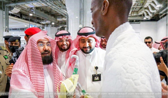 హజ్ యాత్రికులకు వారి భాషలో స్వాగతం