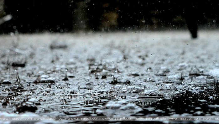 ఒమన్ లో ఇంకా పడుతున్న వర్షాలు