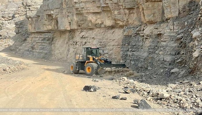 పర్వత శ్రేణుల్లో నూతన రహదారి నిర్మిస్తున్న ఒమన్