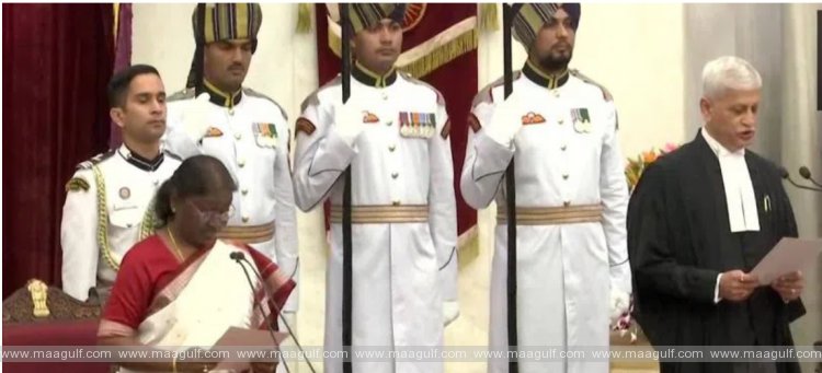 49వ ప్రధాన న్యాయమూర్తిగా ప్రమాణస్వీకారం చేసిన జస్టిస్ UU లలిత్