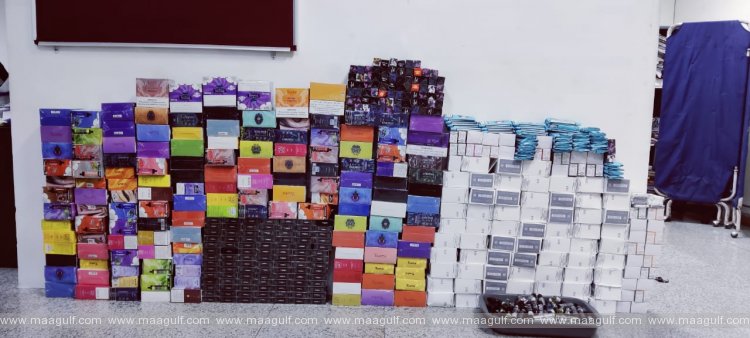 శంషాబాద్‌ విమానాశ్రయంలో నిషేదిత సిగరెట్లు స్వాధీనం..