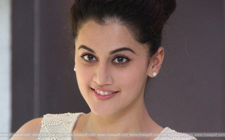 కెమెరాలు అటు తిప్పండి ప్లీజ్.! ఫోటోగ్రాఫర్లతో వాగ్వాదానికి దిగిన తాప్సీ.!