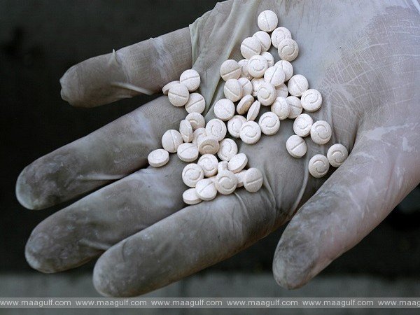 నార్కోటిక్ పిల్స్ స్మగ్లింగ్ చేసేందుకు ప్రయత్నించిన ఐదుగురి అరెస్ట్