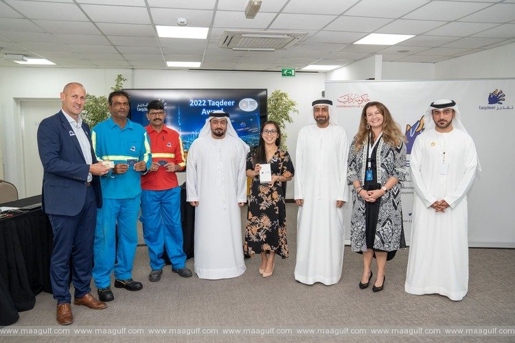 Taqdeer Award presented Special Discount Cards to workers