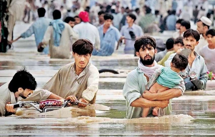 భారీ వరదలతో అల్లాడిపోతున్న పాక్..