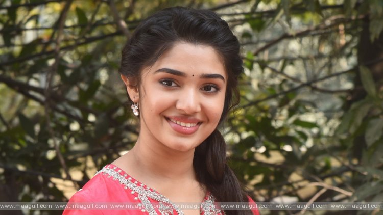 9 ప్రొఫిషన్కీ, స్టడీస్కీ లింకు పెట్టిన బేబమ్మ.! చాలా తెలివైందే సుమీ.!
