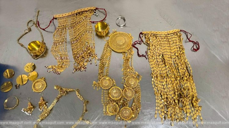షార్జా ఎయిర్‌పోర్ట్‌లో భారీగా బంగారం స్వాధీనం