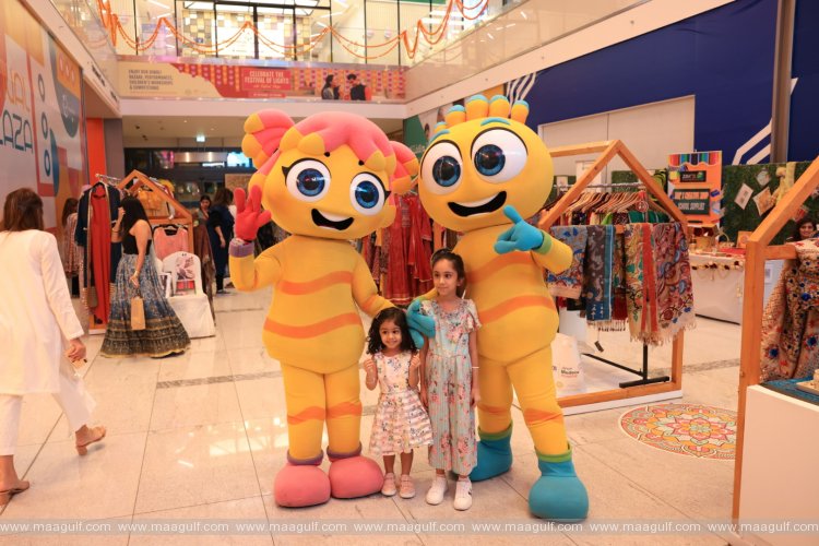 Modesh and Dana celebrate Diwali in Dubai