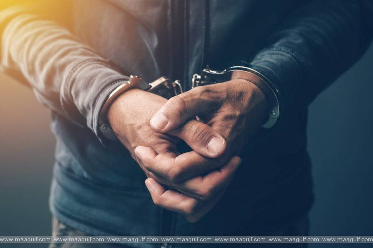 ఇళ్లలో వరుస చోరీలు: ఐదుగురు దొంగలు అరెస్ట్