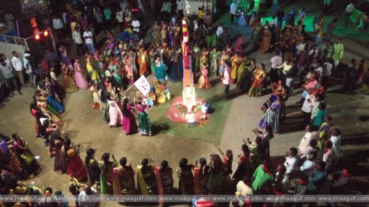 వినూత్నమైన రీతిలో బతుకమ్మ వేడుకలు...