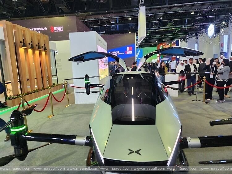 20 XPENG X2 Completes First Global Public Flight in Dubai