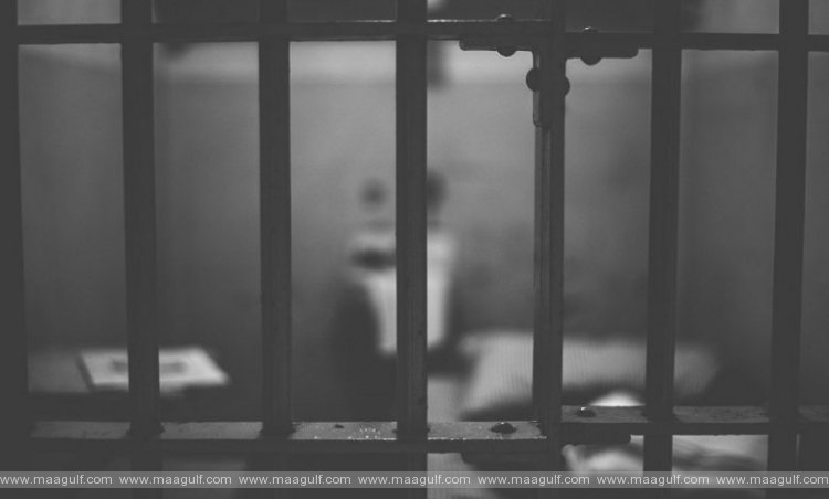 1 తండ్రి డబ్బు దొంగతనం చేసిన కొడుకుకు 6 నెలల జైలుశిక్ష