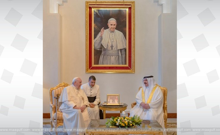 పోప్ ఫ్రాన్సిస్‌ను అతని నివాసంలో కలిసిన కింగ్ హమద్