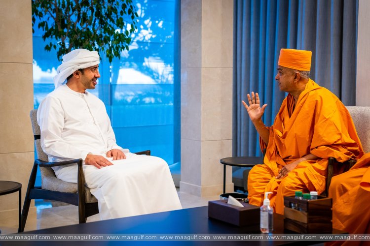 స్వామి బ్రహ్మవిహారిదాస్‌తో సమావేశమైన అల్ నహ్యాన్