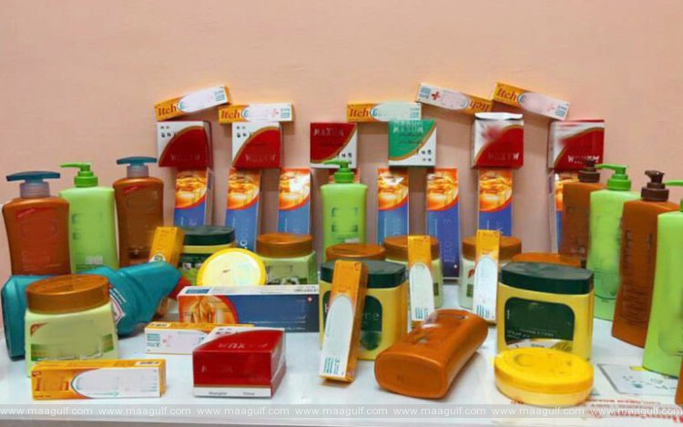 గడువు ముగిసిన వస్తువుల విక్రయం.. వాణిజ్య సంస్థ సీజ్