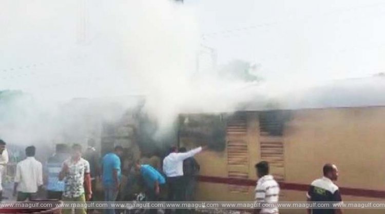 శాలిమార్‌ ఎల్టీటీ ఎక్స్‌ప్రెస్‌ లో చెలరేగిన మంటలు