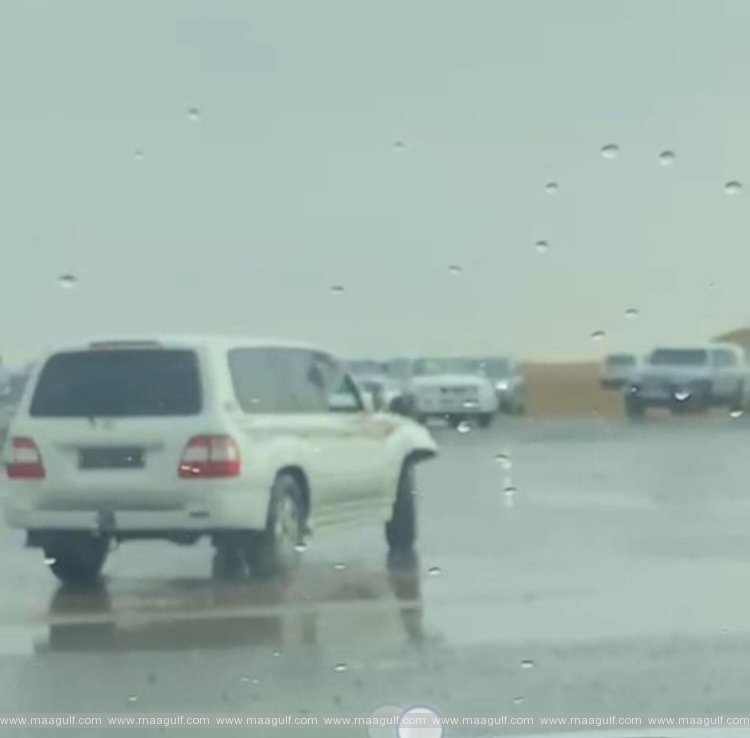 వర్షంలో కార్లతో విన్యాసాలు: జరిమానా, వాహనాలు సీజ్