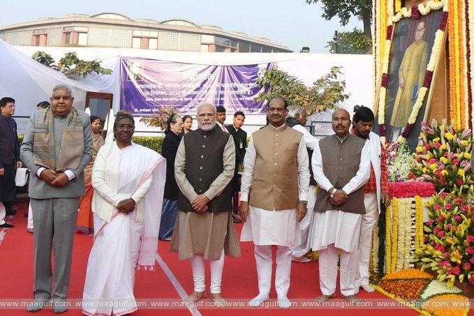 అంబేద్కర్ వర్థంతి..ప్రధాని, రాష్ట్రపతి నివాళులు