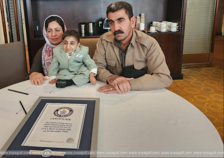 Guinness declares 20-year-old Iranian as world\'s shortest man