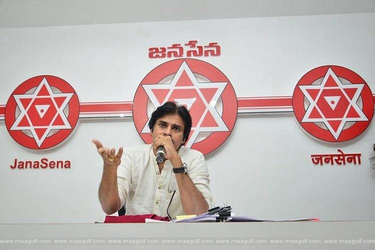 తెలంగాణలో పోటీ చేసేందుకు సిద్ధం: పవన్ కళ్యాణ్