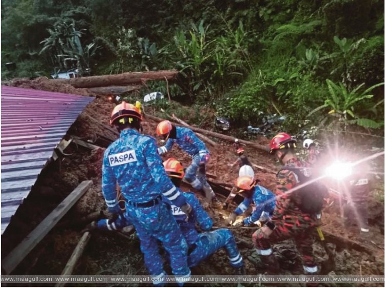 1 మలేషియాలో విరిగిపడిన కొండచరియలు.. ఎనిమిది మంది మృతి