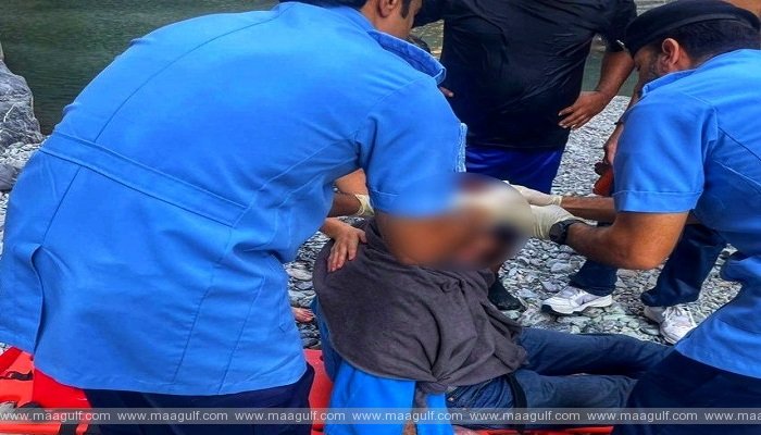 1 ఒమన్లో పర్వత శిఖరంపై నుంచి కిందపడ్డ వ్యక్తి