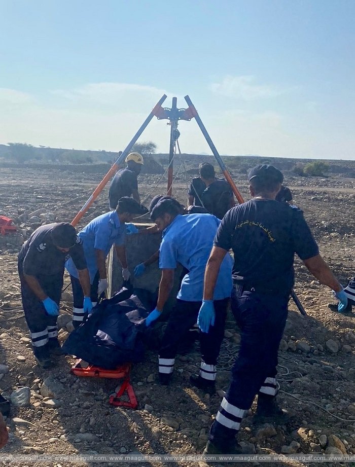 నిర్వహణ పనుల్లో అపశృతి.. గోడకూలి ఇద్దరు కార్మికులు మృతి