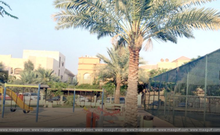 1 పబ్లిక్ పార్కులలో చట్టవిరుద్ధ కార్యకలాపాలు.. అడ్డుకట్టకు కంచె, సీసీ కెమెరాలు